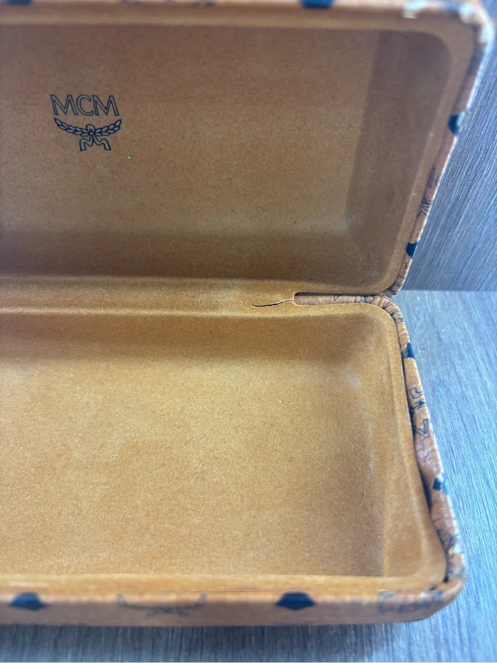 MCM MCM610S 001 Black Square Sunglasses 54-21-140 Made in Italy w/ Case & Cloth